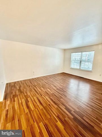 926 WOODLAWN AVE, Phoenixville, PA 19460