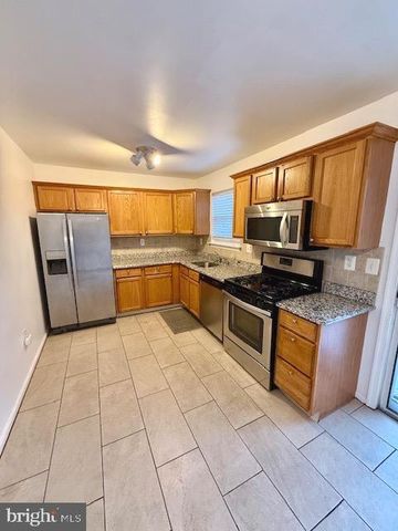 926 WOODLAWN AVE, Phoenixville, PA 19460