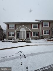 926 WOODLAWN AVE, Phoenixville, PA 19460