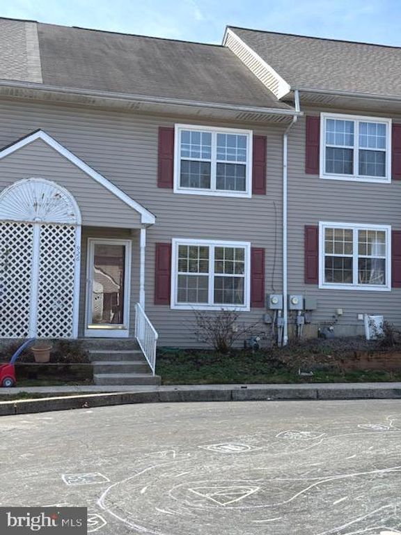 926 WOODLAWN AVE, Phoenixville, PA 19460