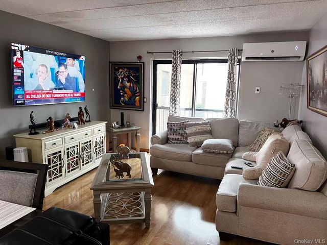 75-22 Parsons Boulevard D3, Fresh Meadows, NY 11366