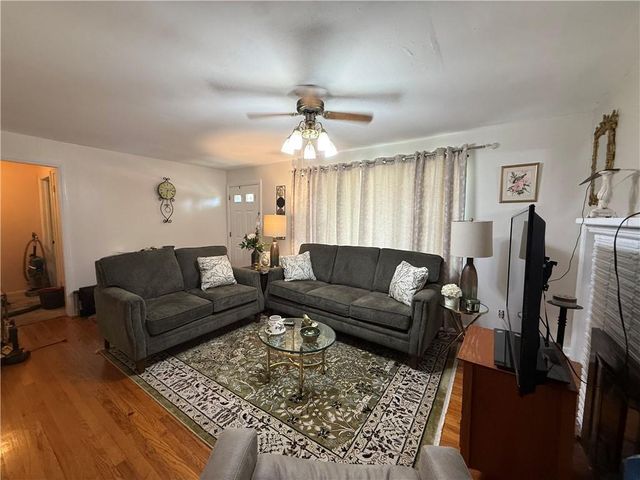 5904 E 133rd Street, Grandview, MO 64030