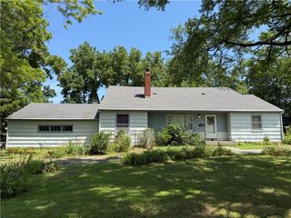 5904 E 133rd Street, Grandview, MO 64030