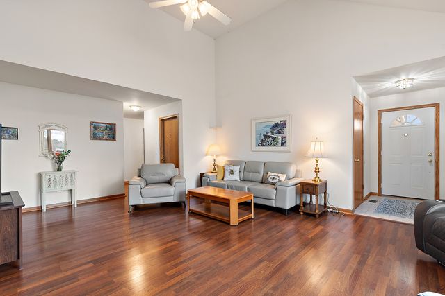 8966 Jeanie Lane, Frankfort, IL 60423