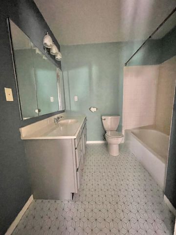 1125 Woodlake Lane 1, Richfield, MN 55423