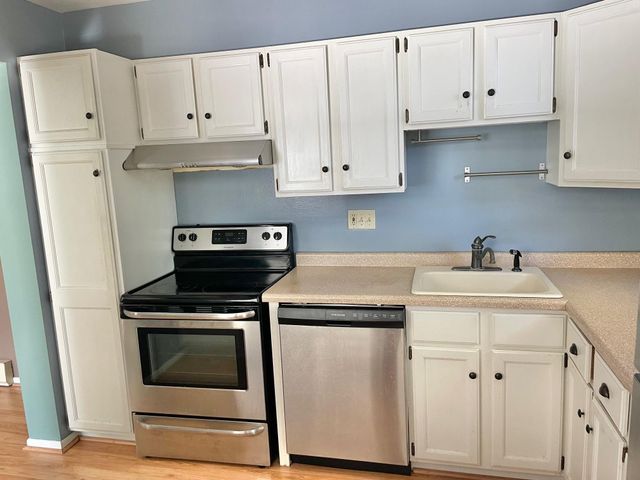 1125 Woodlake Lane 1, Richfield, MN 55423