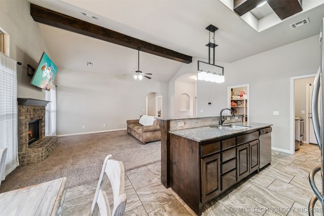 26889 E 143rd Street S, Coweta, OK 74429