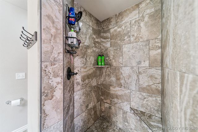 26889 E 143rd Street S, Coweta, OK 74429