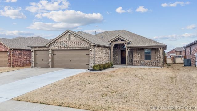 26889 E 143rd Street S, Coweta, OK 74429