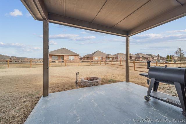 26889 E 143rd Street S, Coweta, OK 74429