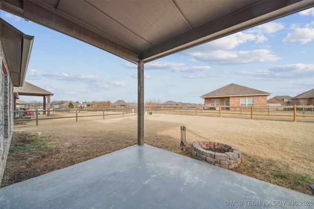 26889 E 143rd Street S, Coweta, OK 74429