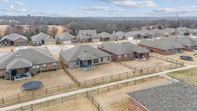 26889 E 143rd Street S, Coweta, OK 74429