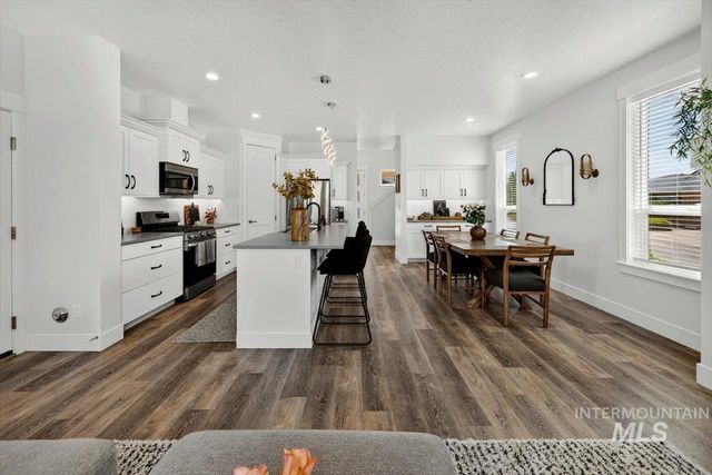 1428 E Star Dr, Meridian, ID 83646