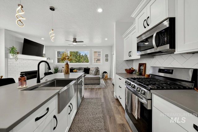 1428 E Star Dr, Meridian, ID 83646