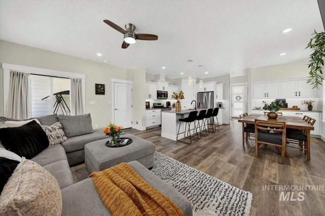 1428 E Star Dr, Meridian, ID 83646
