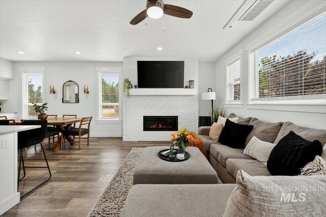 1428 E Star Dr, Meridian, ID 83646