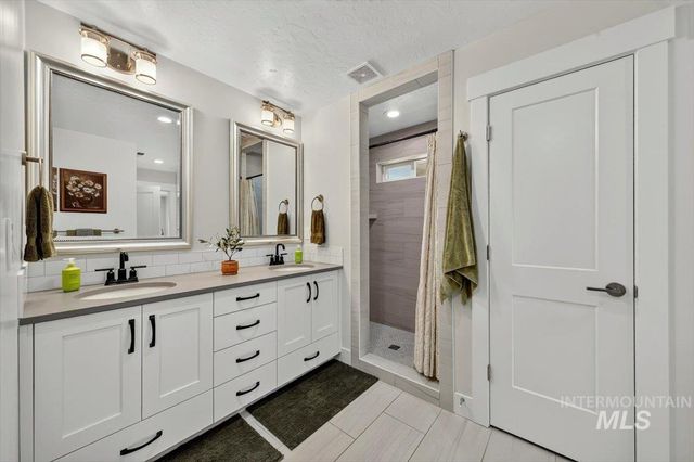 1428 E Star Dr, Meridian, ID 83646