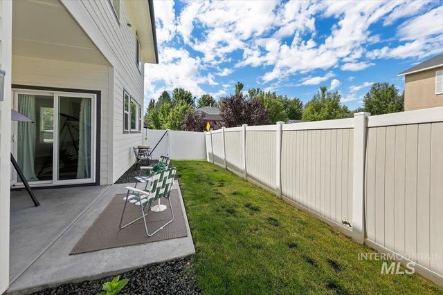 1428 E Star Dr, Meridian, ID 83646