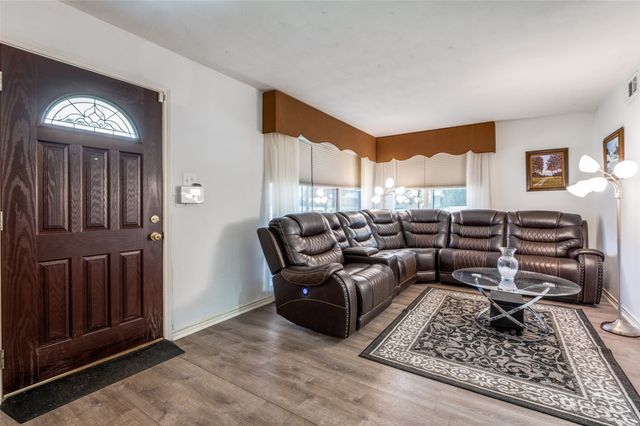 2826 Marbella Lane, Dallas, TX 75228