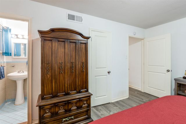 2826 Marbella Lane, Dallas, TX 75228