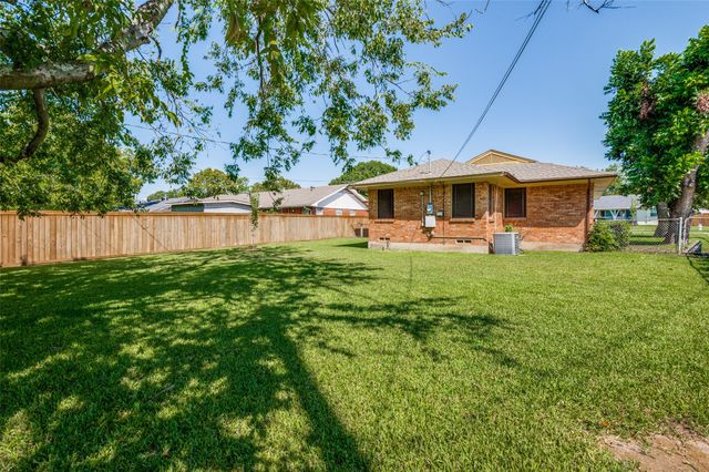 2826 Marbella Lane, Dallas, TX 75228