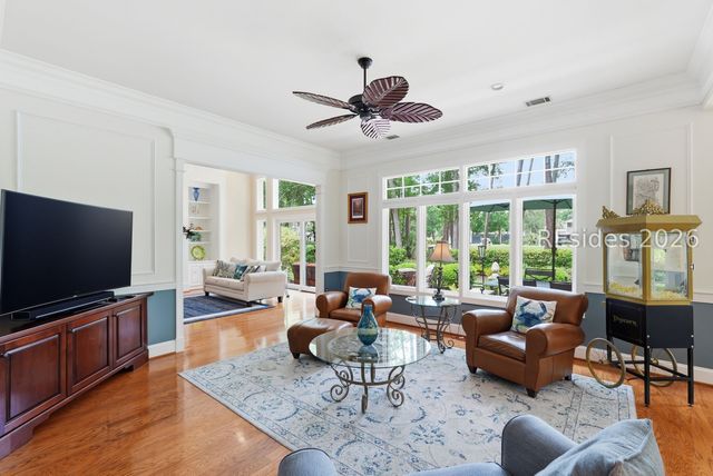 13 Balmoral Pl, Hilton Head Island, SC 29926