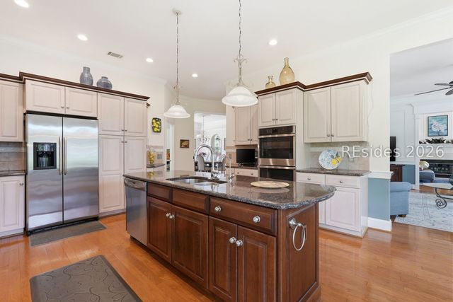 13 Balmoral Pl, Hilton Head Island, SC 29926