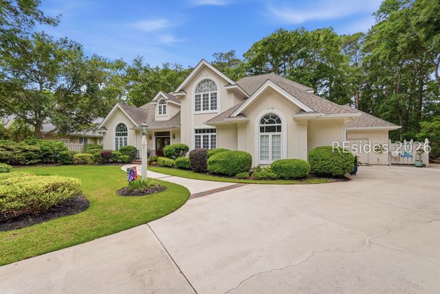 13 Balmoral Pl, Hilton Head Island, SC 29926