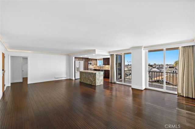 310 Fernando Street 307, Newport Beach, CA 92661