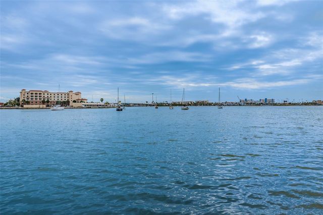 4775 COVE CIRCLE 904, St Petersburg, FL 33708