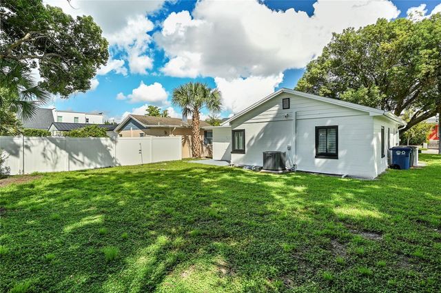 800 W CANTON AVENUE, Winter Park, FL 32789