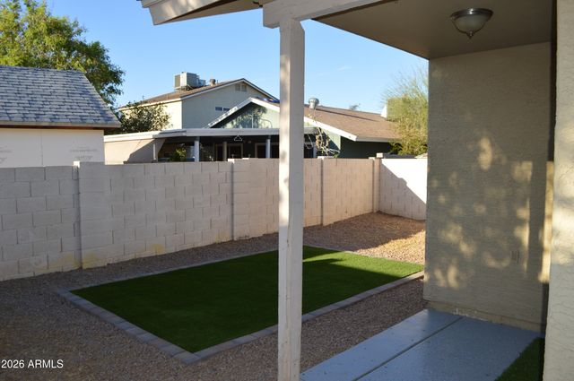 8435 W CAMPBELL Avenue, Phoenix, AZ 85037