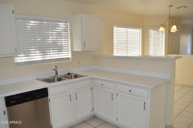 8435 W CAMPBELL Avenue, Phoenix, AZ 85037