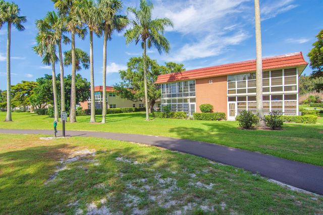 16 Vista Palm Lane 106, Vero Beach, FL 32962