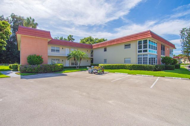 16 Vista Palm Lane 106, Vero Beach, FL 32962