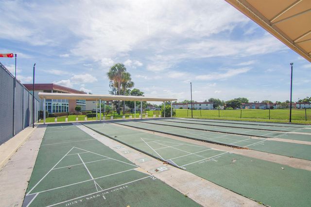 16 Vista Palm Lane 106, Vero Beach, FL 32962