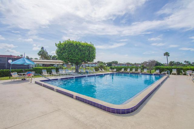 16 Vista Palm Lane 106, Vero Beach, FL 32962