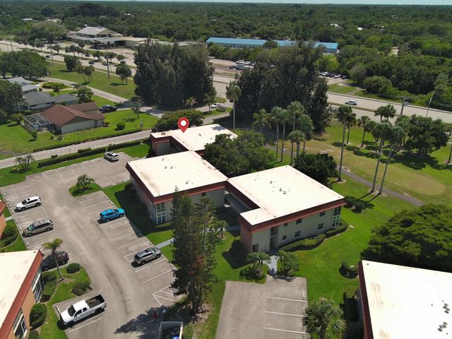 16 Vista Palm Lane 106, Vero Beach, FL 32962