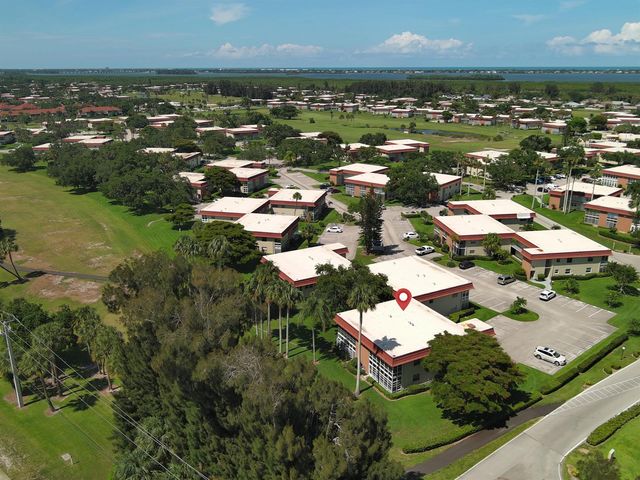 16 Vista Palm Lane 106, Vero Beach, FL 32962