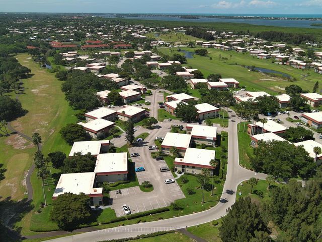 16 Vista Palm Lane 106, Vero Beach, FL 32962