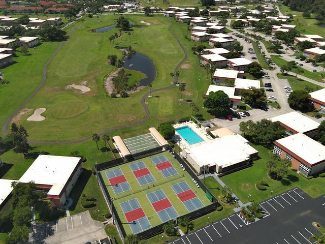 16 Vista Palm Lane 106, Vero Beach, FL 32962