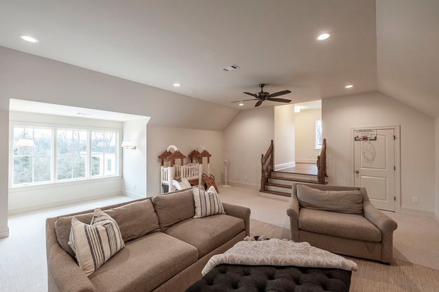 197E Bugg Hollow Rd, Gallatin, TN 37066