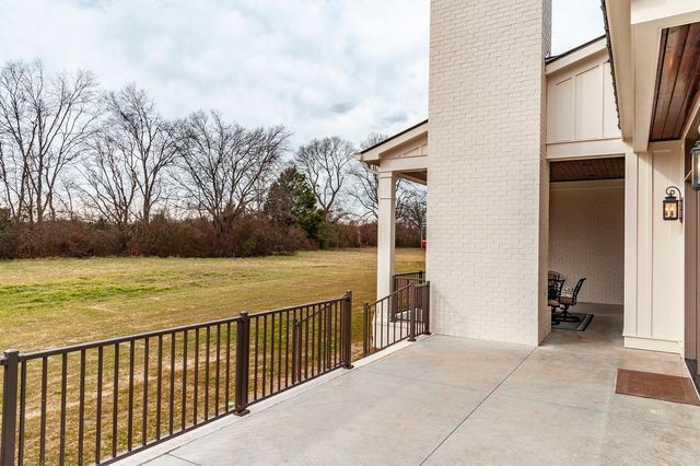 197E Bugg Hollow Rd, Gallatin, TN 37066