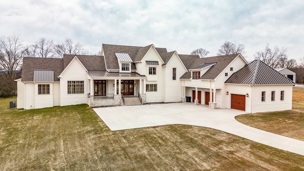 197E Bugg Hollow Rd, Gallatin, TN 37066