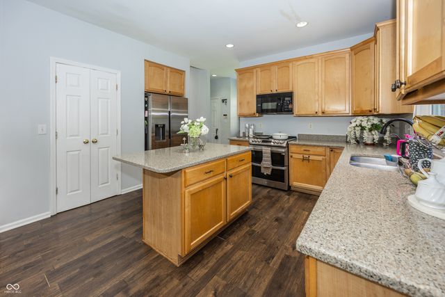 5889 Pebblestream Drive, Carmel, IN 46033
