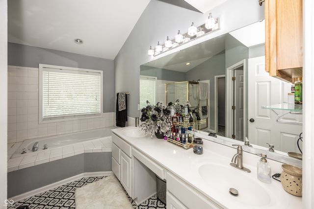5889 Pebblestream Drive, Carmel, IN 46033