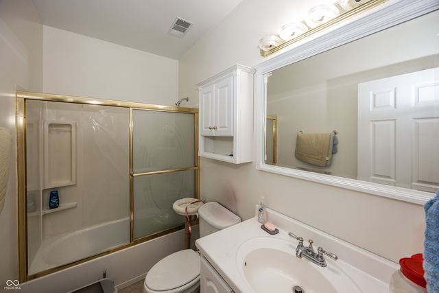 5889 Pebblestream Drive, Carmel, IN 46033