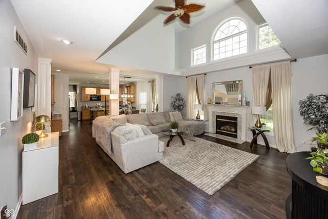 5889 Pebblestream Drive, Carmel, IN 46033