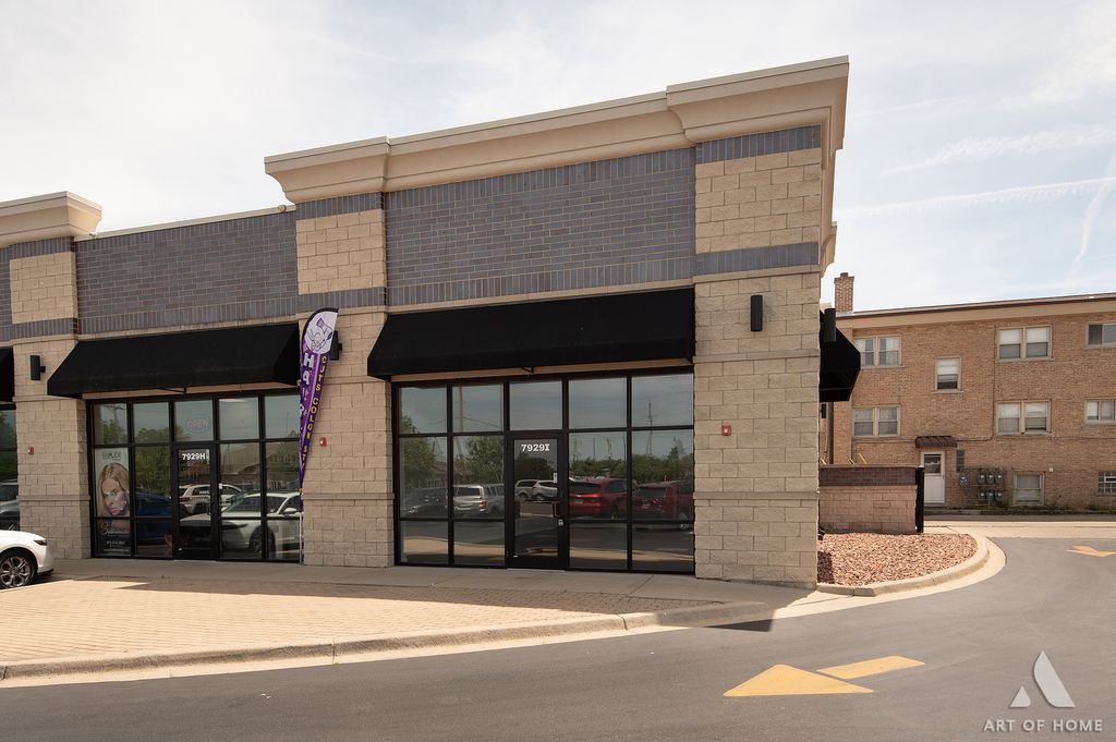 7929 W Cermak Road I, North Riverside, IL 60546