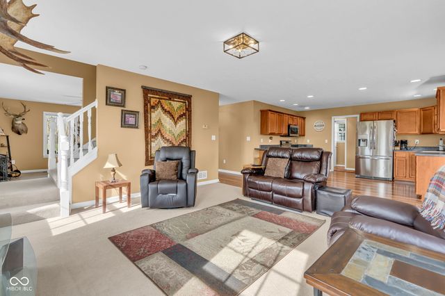 13053 N River Grove Drive, Columbus, IN 47203